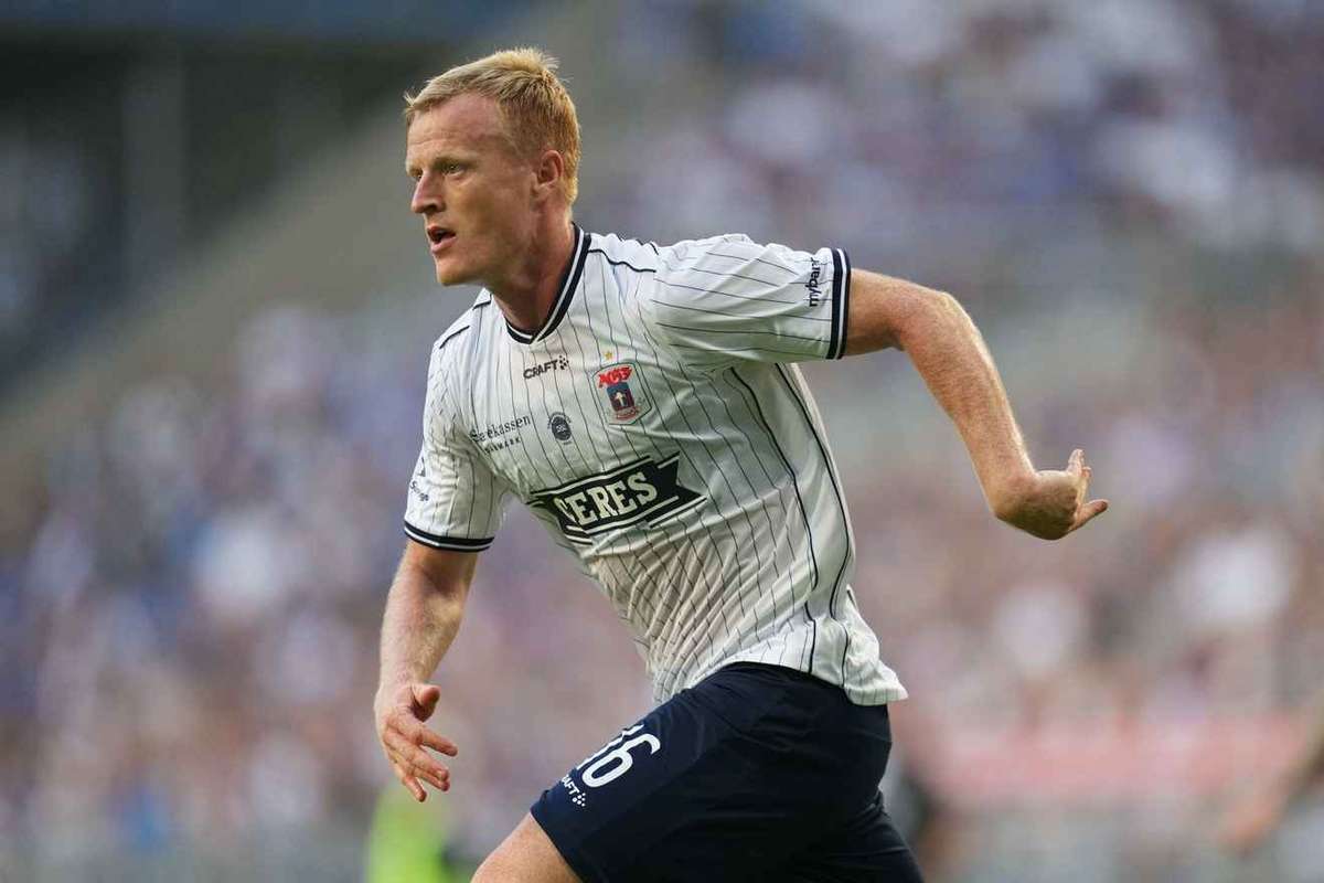 丹麦冠军AGF客战利恩比，约恩松补时头球救主2-2战平