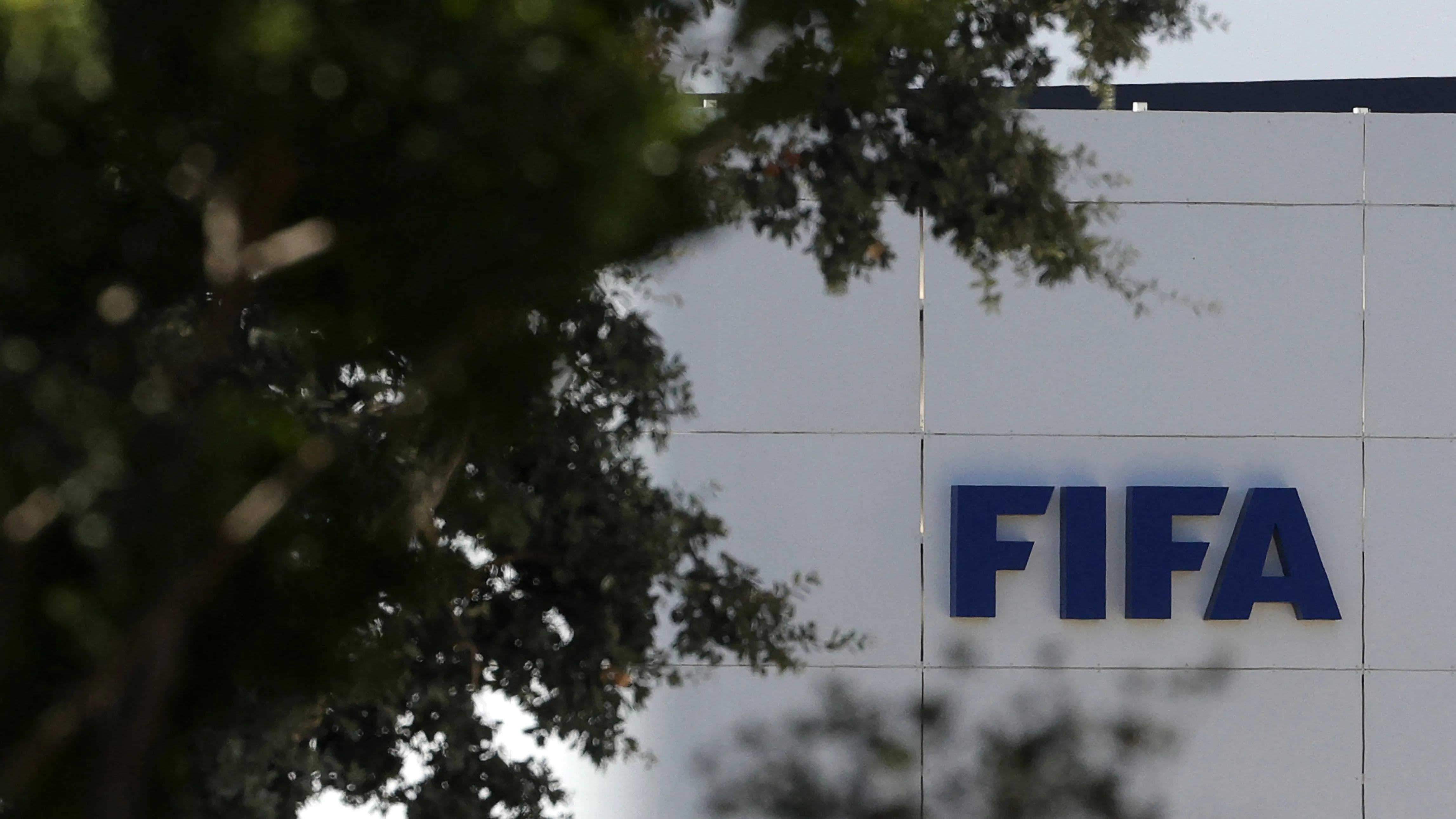 FIFA三号人物公开反对因凡蒂诺,法国人拉穆尔何许人也?