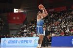 依旧全面！劳森出战31分钟 12中7轻松砍下16分7板11助3帽