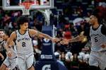 福克斯:卡斯尔&哈珀在场上非常无私 他俩场下也经常待在一起