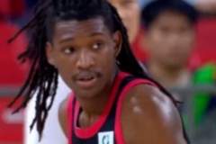 效率太低！深圳外援史密斯22中7拿到16分6板3助1断