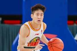 拼到5犯离场！姜伟泽三分5中3拿到14分3板3助 罚球5中5