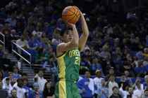 赛季至今命中率22.2%！NCAA：林葳5中1拿到3分2助攻 俄勒冈迎大胜