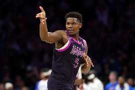 爱德华兹：能出战圣诞大战太不可思议 感谢NBA给我自我展示的机会