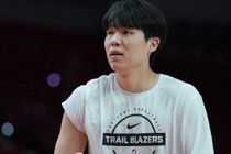 解说：杨瀚森很快就填满数据栏 今天打得挺自信 进攻落位很合理