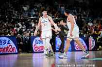 两个半场差太多了！张镇麟上半场5中4&下半场7中0 全场拿8分4板