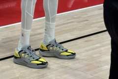 小吧探班：火箭对阵开拓者 杜兰特赛前热身上脚KD18俄勒冈配色