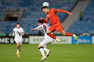 媒体人：目前为止胜负手是李昊 U23国足第一场有机会赢就不要平