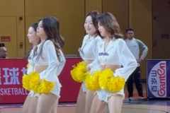 靓丽风景线！媒体人分享广州男篮主场啦啦队精彩表演