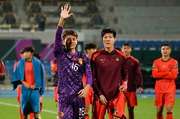 东体：李昊未来十年坐稳国足主力位置几无悬念，他擅长扑点球