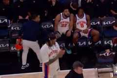 真猛啊！唐斯里突外投连拿5分 尼克斯一波10-0打停太阳