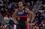 很关键！杜伦被吹进攻犯规 活塞挑战成功吹小史密斯先犯规