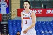 站不出来！胡明轩半场5投仅1中拿到2分 三分2中0