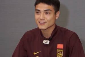 吾米提江谈小球迷落泪：我差点眼泪也掉下来，很开心起到榜样作用