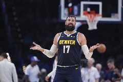 还得看我！瓦兰关键时刻两罚稳稳命中 帮助球队锁定胜局