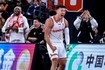 深圳男篮内线失守!贺希宁43分独木难支