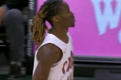 就差两分了！基翁·埃利斯底角三分球命中打停雄鹿