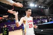 媒体人：以后别再提为什么要带朱俊龙了 他就是有攻守兼备的能力