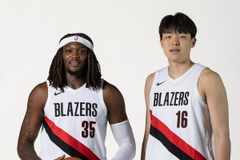 拓媒：杨瀚森打不了第三中锋 休赛期若签回罗威中锋位置仍需补强