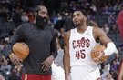媒体人：骑士这队在季后赛没韧劲 一旦落后就全队不会打球了