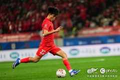 海港队4-1战胜青岛西海岸队，感谢现场球迷们不遗余力呐喊助威