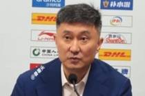 杜锋：赢一场球后又没有防守 整场比赛都没能量 一味地在外线投篮