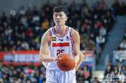 媒体人：资质再差宏远这点战术7年也该练出 张皓嘉从未体现主动性