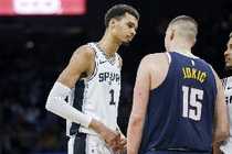记者:约基奇2次越过可能是NBA历史上最高的山脉 他就是当世最强