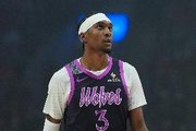 攻防俱佳！麦克丹尼尔斯20中8拿到16分8板2助4帽