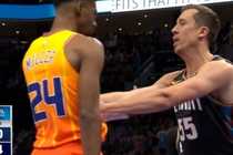 上场就干过架！鲍尔助飞米勒空接暴扣 后者落地与邓罗推搡双双吃T