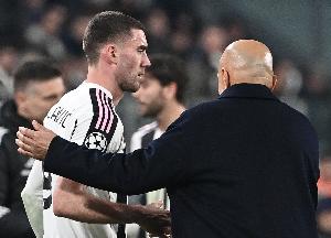 米体:尤文暂缓续约弗拉霍维奇,AC米兰伺机而动并考虑出售恩昆库
