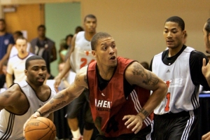比斯利:给我开火权我至少是安东尼级别的得分手 甚至拿一次MVP