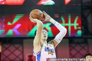 记者:G2对北京来说是退无可退 他们应该降速打阵地 控制好失误